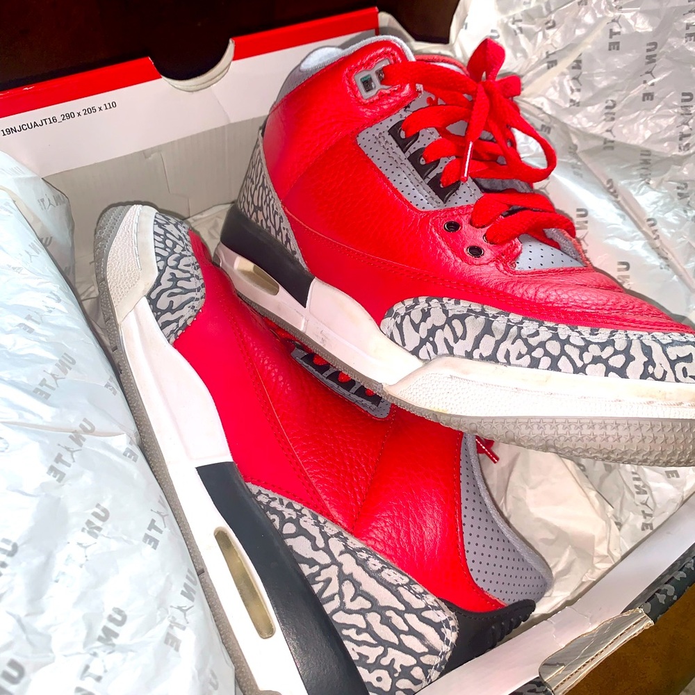 *FLASH SALE(Today ONLY)‼️ Air Jordan 3 Retro SE “Unite” Size 5Y(Women’s Size 7)